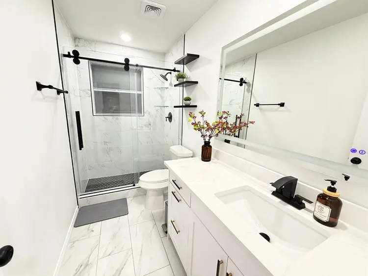 Private Room in Clean Serene House