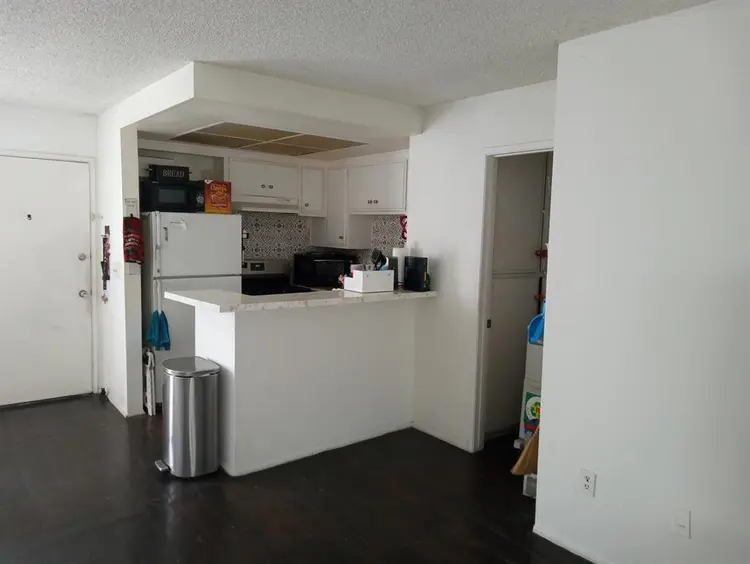 Anaheim room, private bath, carport