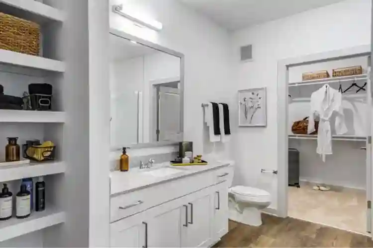 Looking for a roommate ASAP