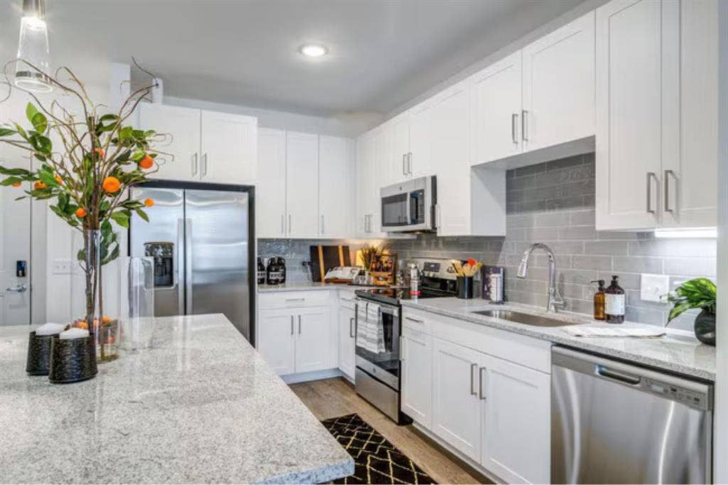 Looking for a roommate ASAP