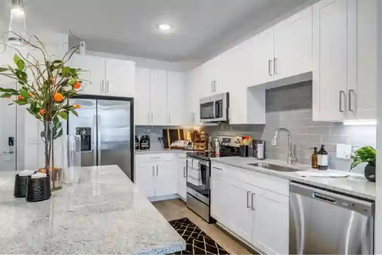 Looking for a roommate ASAP