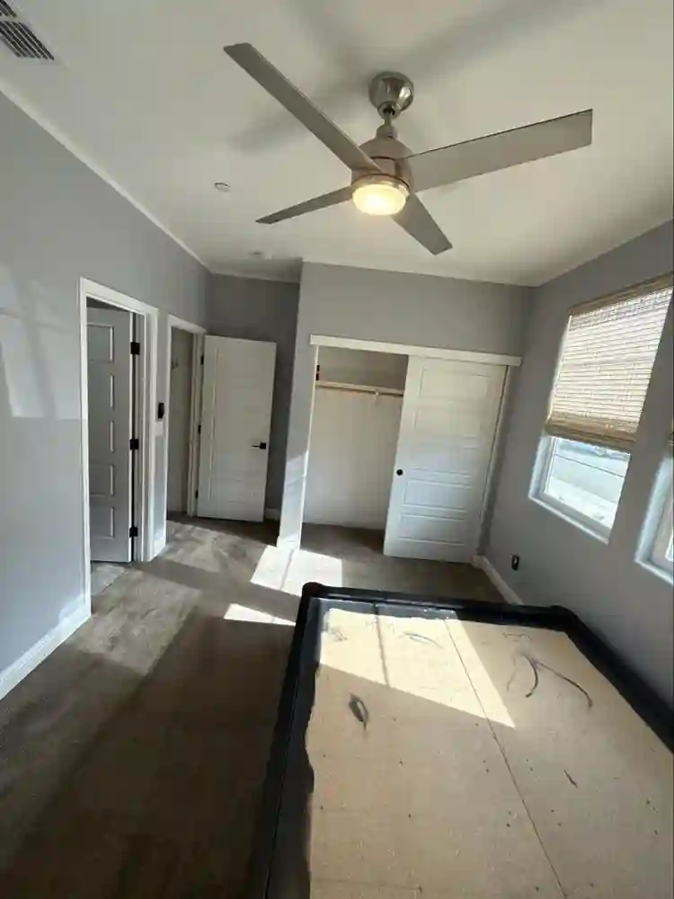 (2) Rooms Available Rent