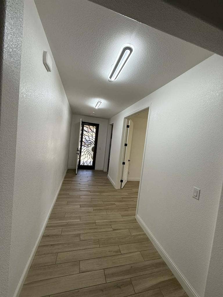 (2) Rooms Available Rent