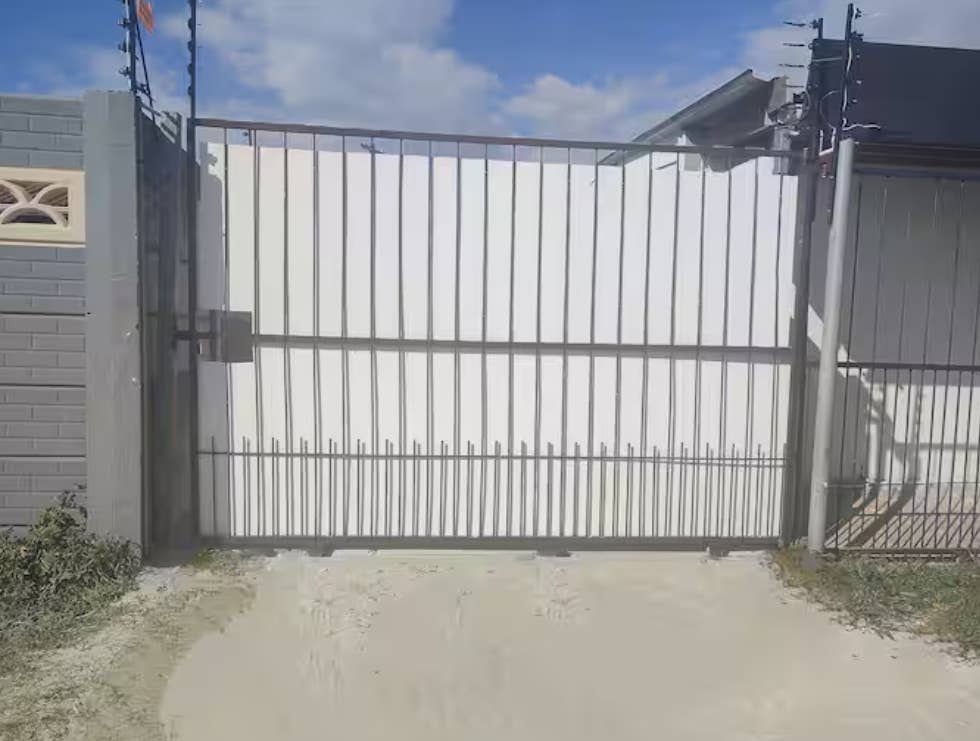 Private room in a safe, quiet area