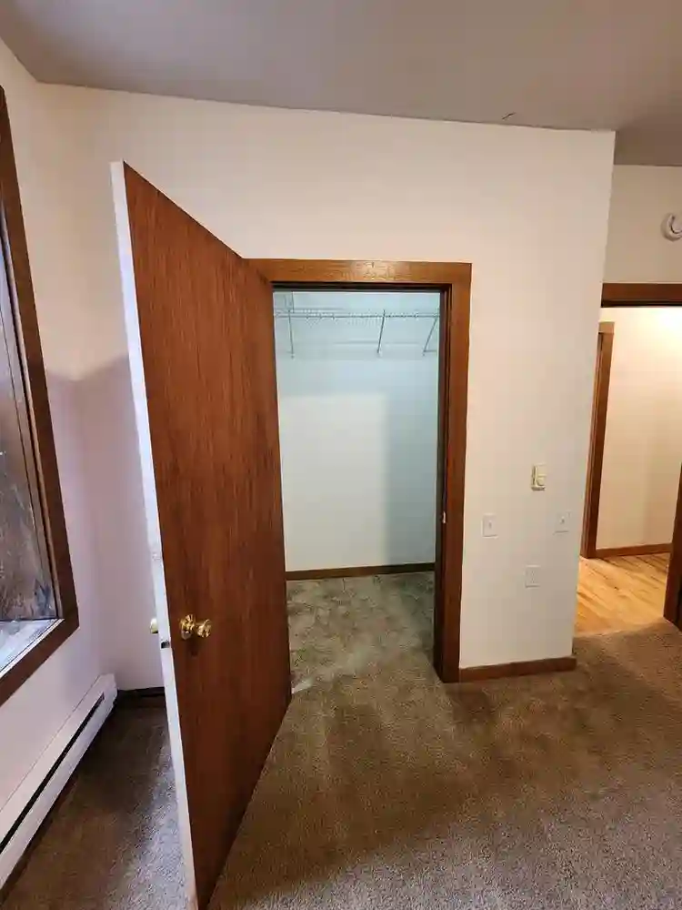 Looking For Roommate