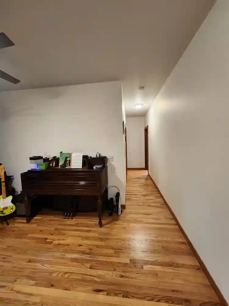 Looking For Roommate