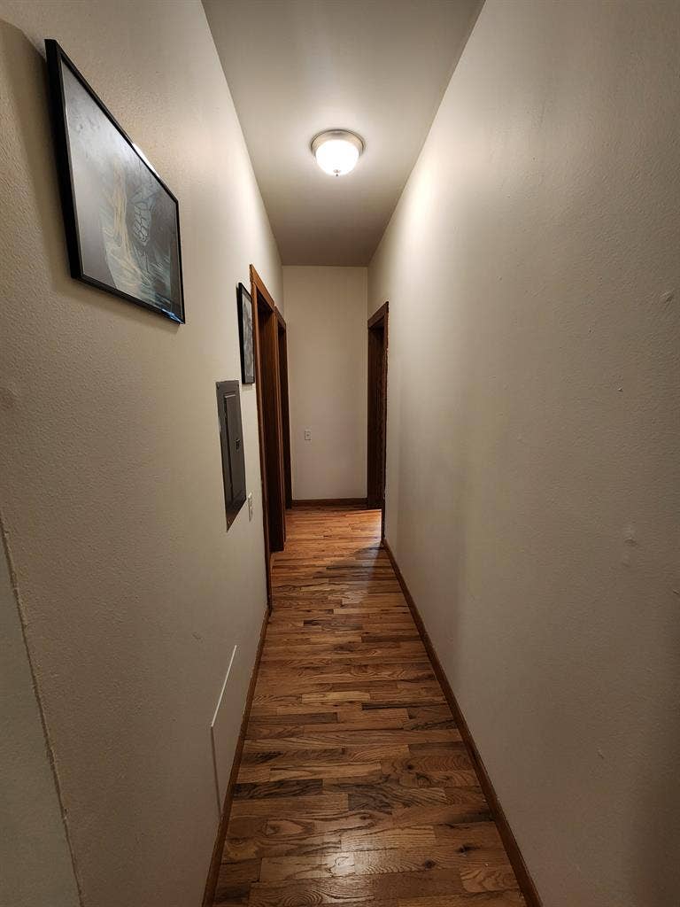 Looking For Roommate