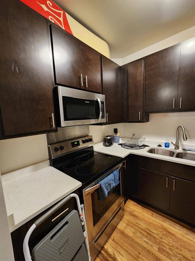 Looking For Roommate