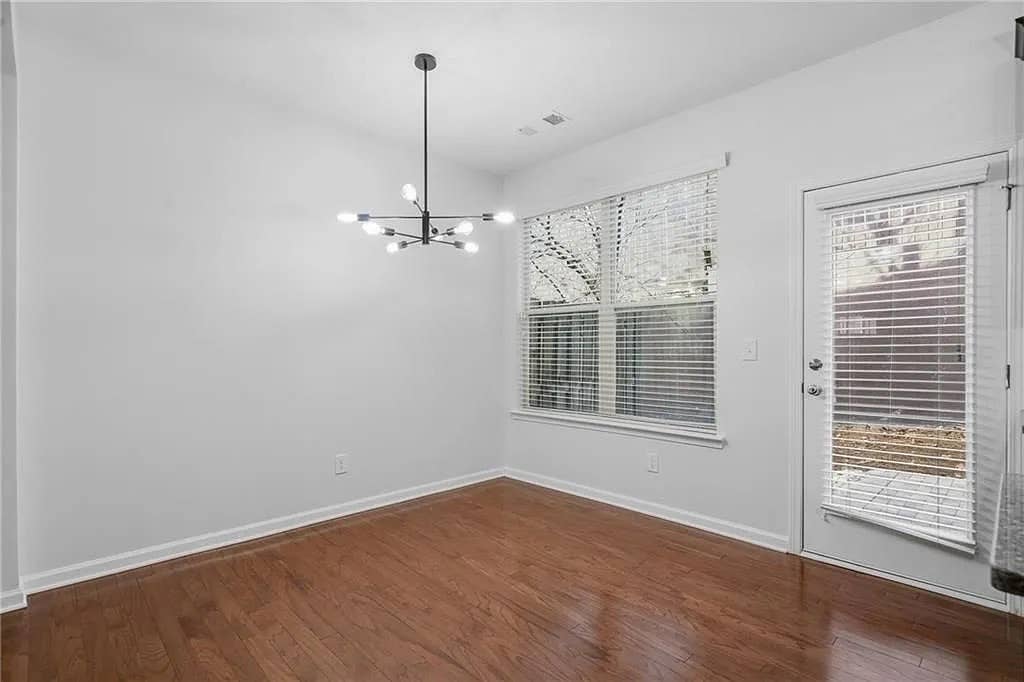 3 BR in Lilburn