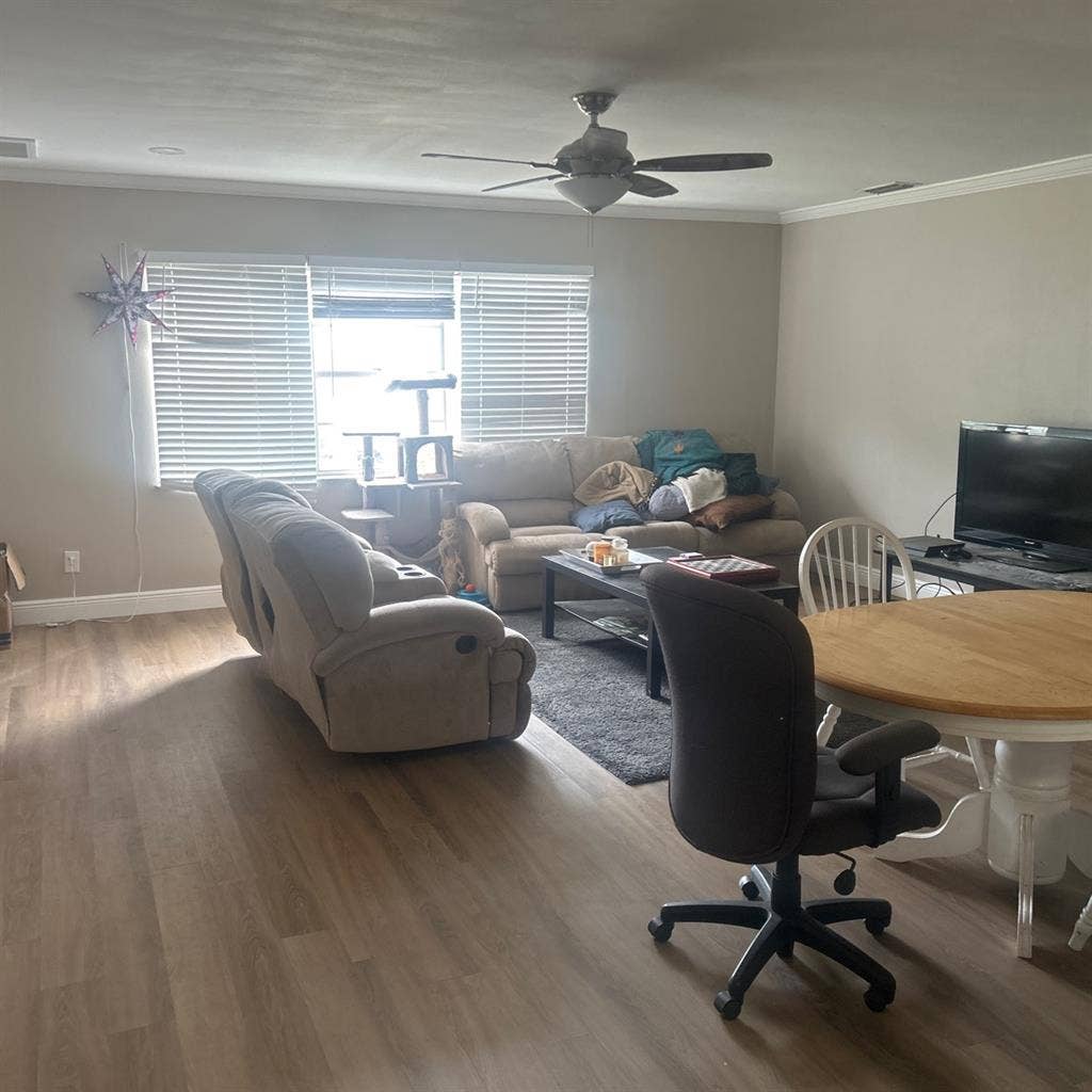 House with 3 guys. Move Nov/Dec.