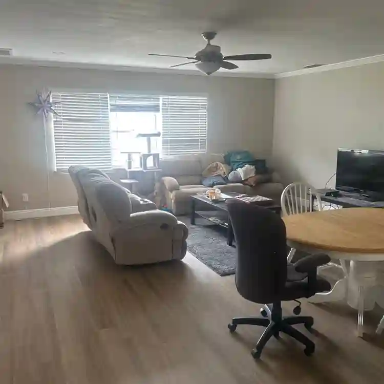 House with 3 guys. Move Nov/Dec.