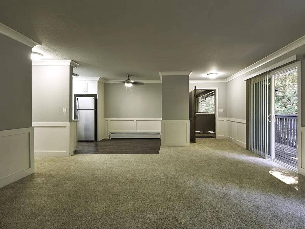 SV 2 Bed apt. Need roommate ASAP.