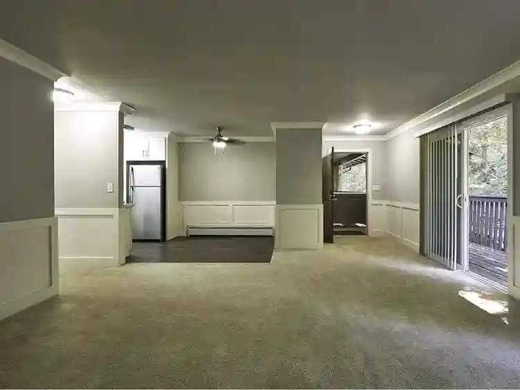 SV 2 Bed apt. Need roommate ASAP.