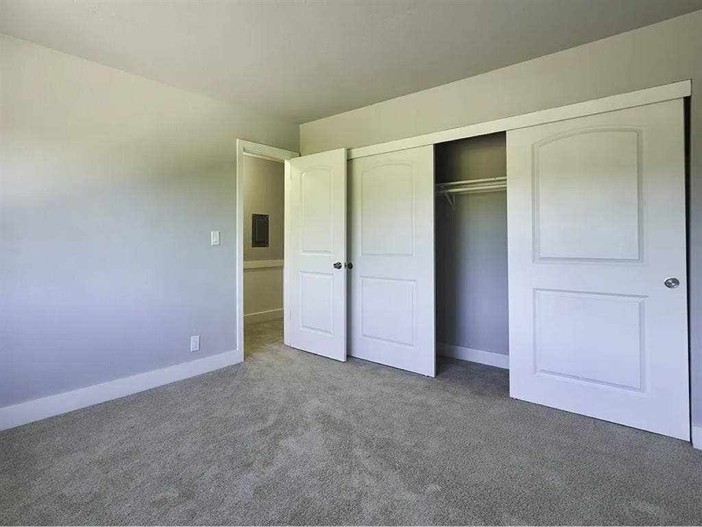 SV 2 Bed apt. Need roommate ASAP.