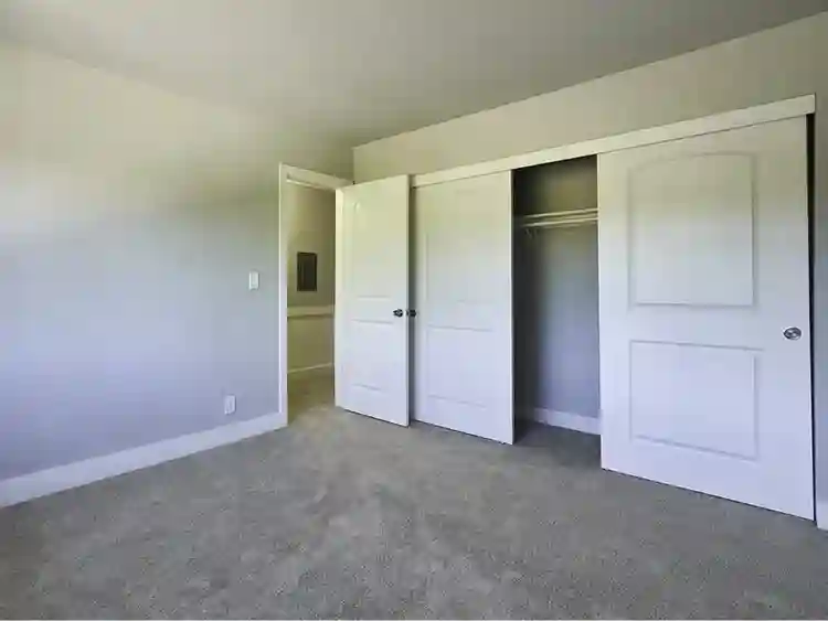 SV 2 Bed apt. Need roommate ASAP.