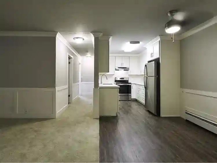 SV 2 Bed apt. Need roommate ASAP.