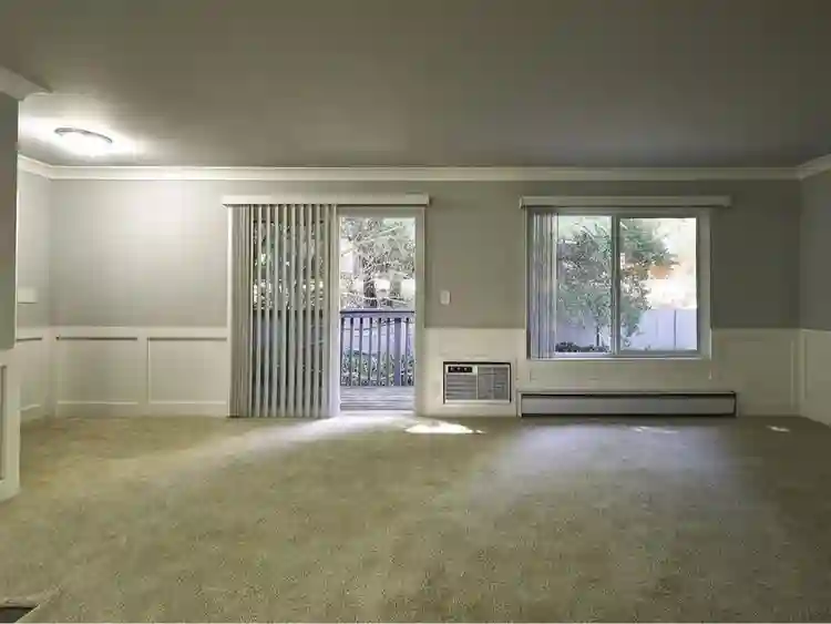 SV 2 Bed apt. Need roommate ASAP.