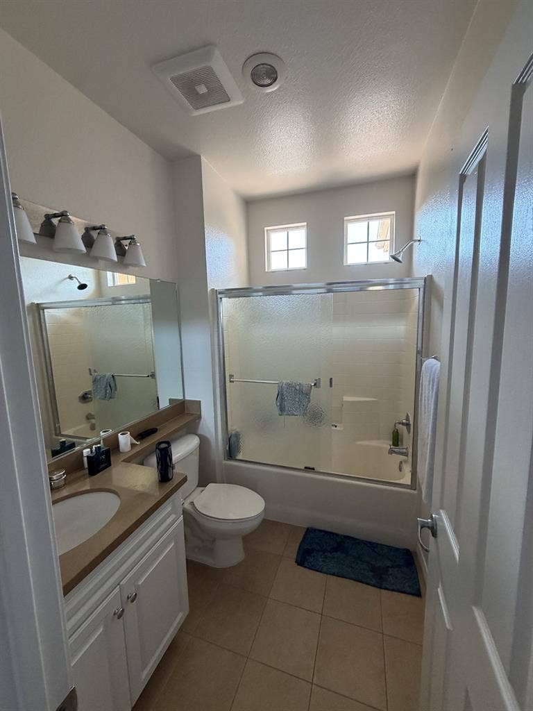Master bedroom + private en-suite
