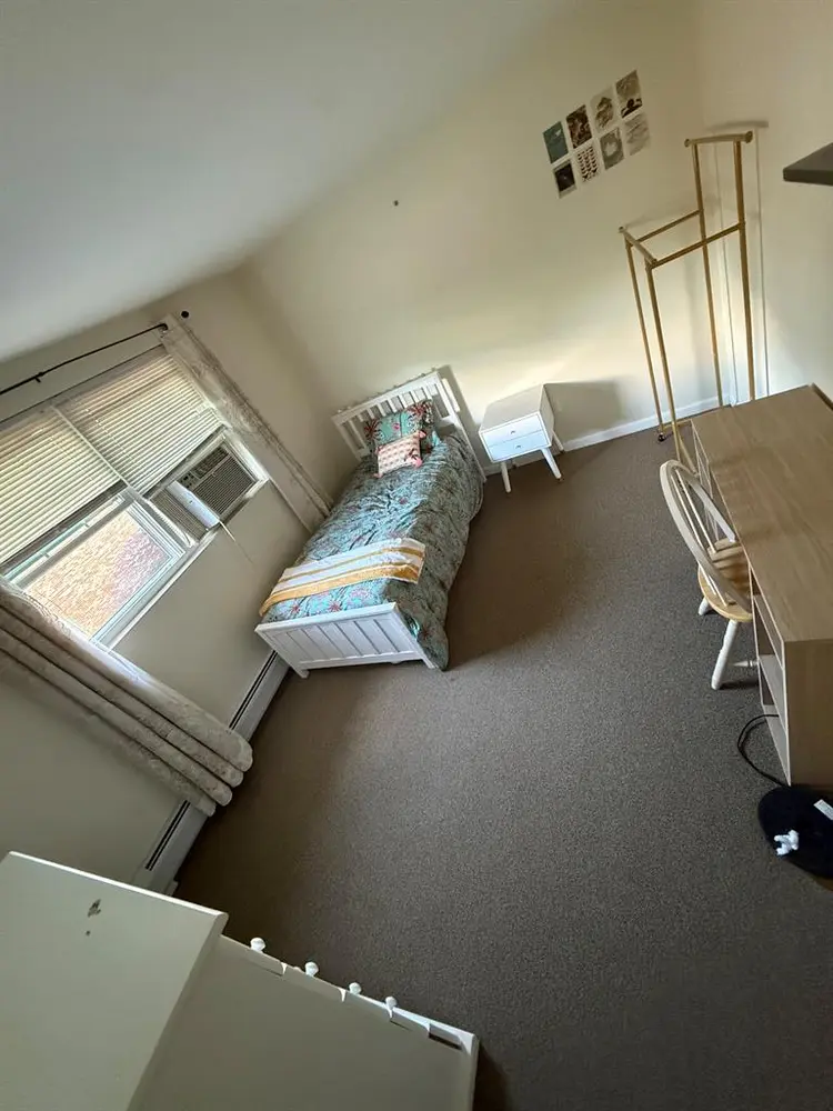 Private Room for Rent – Lowell, MA