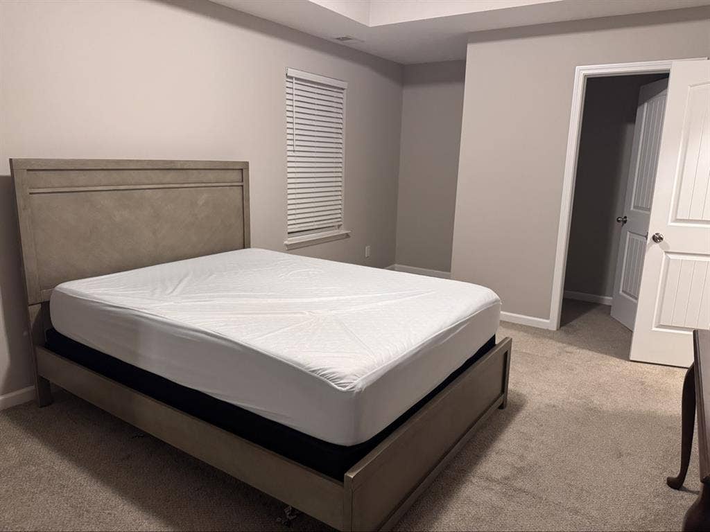 Large Private Room/Bathroom