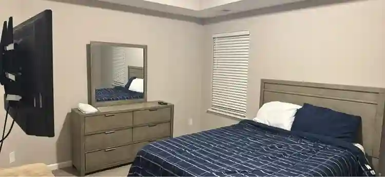 Large Private Room/Bathroom