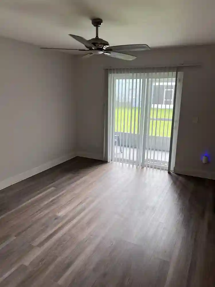 3 Bedroom (Free Wi-Fi) & No Deposit