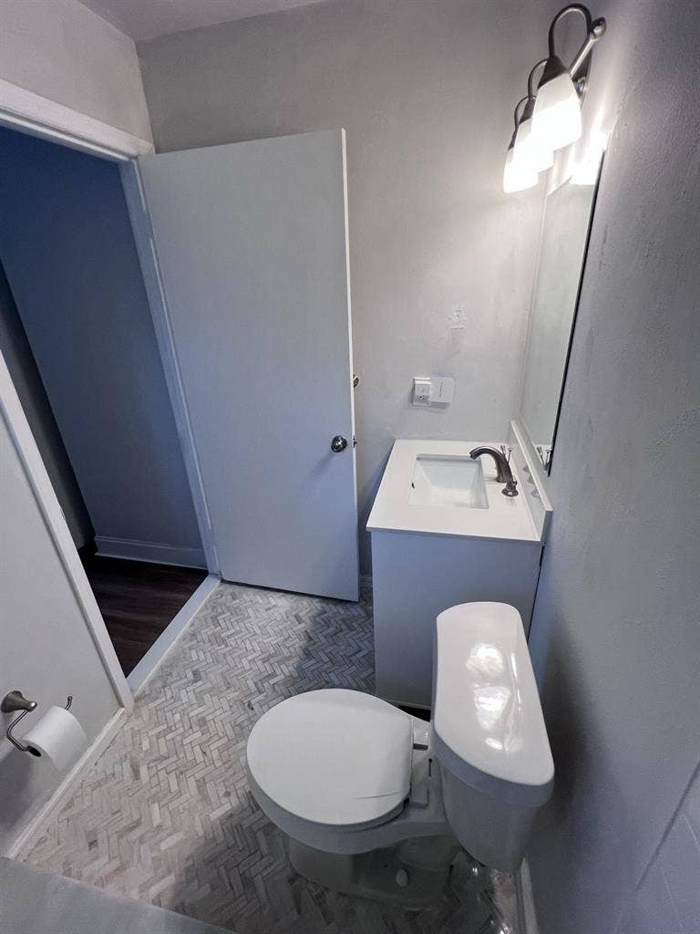 3 Bedroom (Free Wi-Fi) & No Deposit