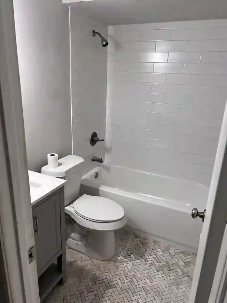 3 Bedroom (Free Wi-Fi) & No Deposit