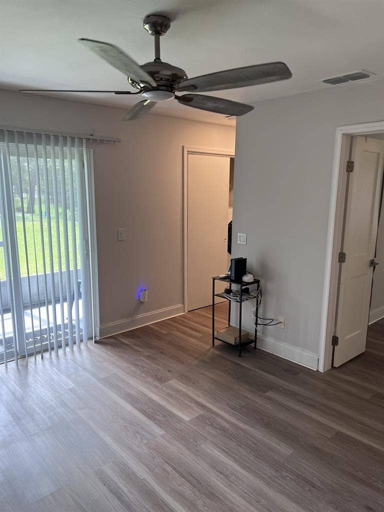 3 Bedroom (Free Wi-Fi) & No Deposit