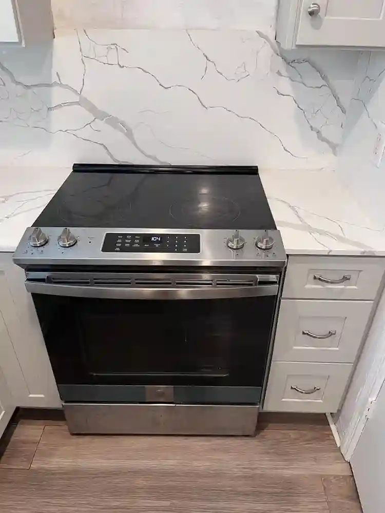 3 Bedroom (Free Wi-Fi) & No Deposit