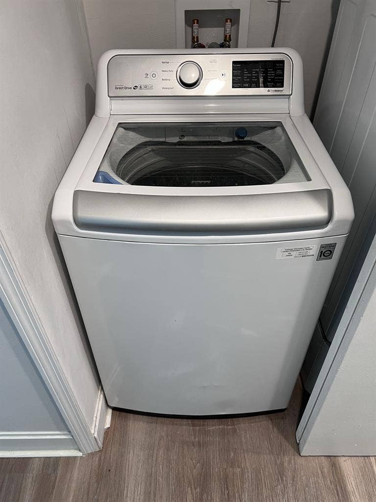 3 Bedroom (Free Wi-Fi) & No Deposit