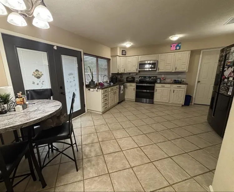 PRIVATE FURNISHED ROOM AVAILABLE