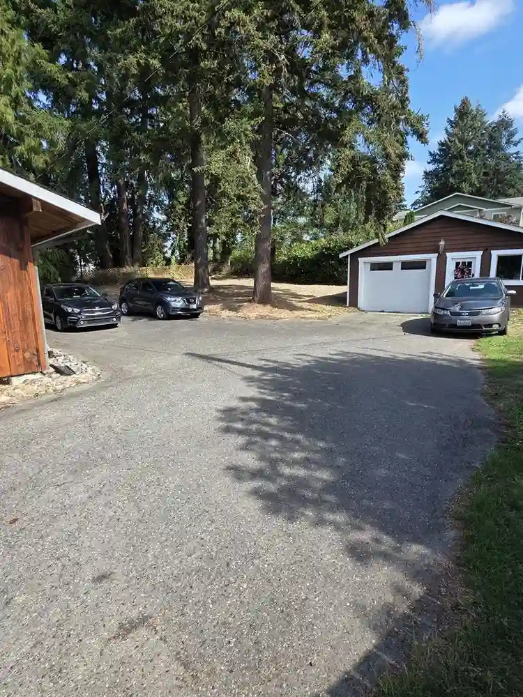 1 bed 1 bath (shared) house.