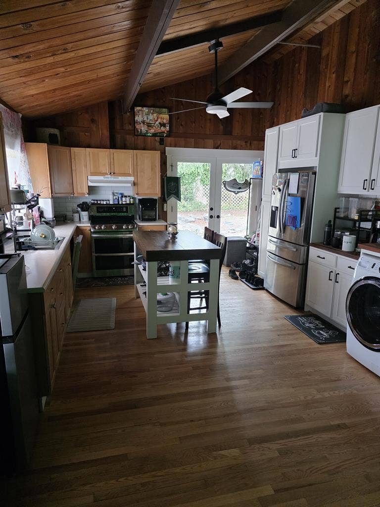 1 bed 1 bath (shared) house.
