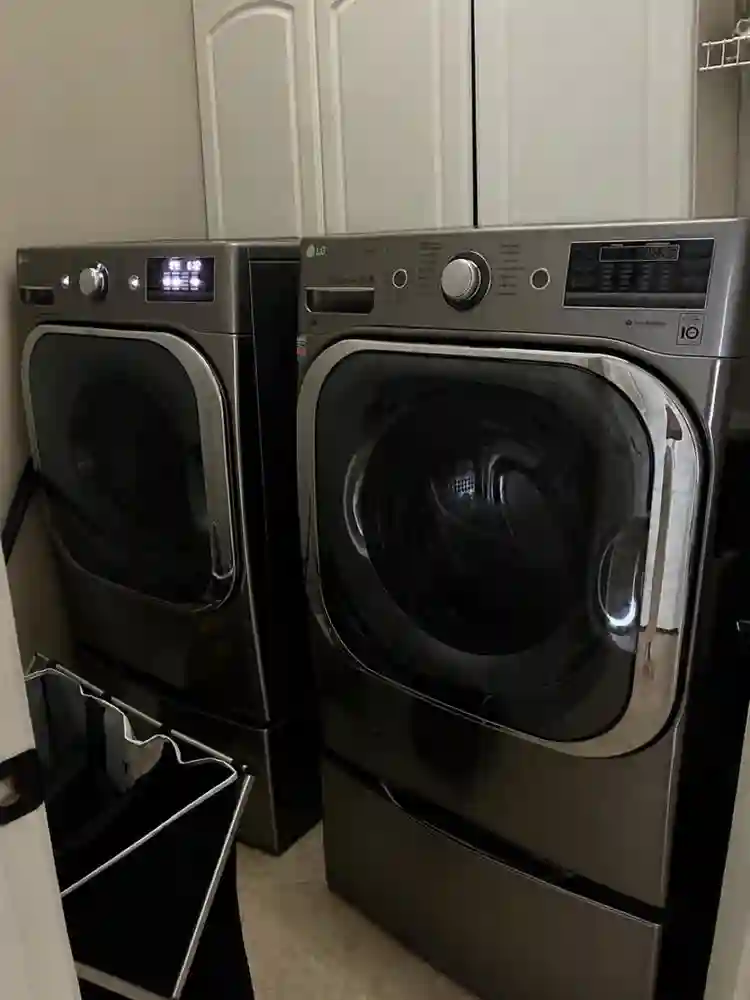 🏡 ROOM FOR RENT – WESTCHASE