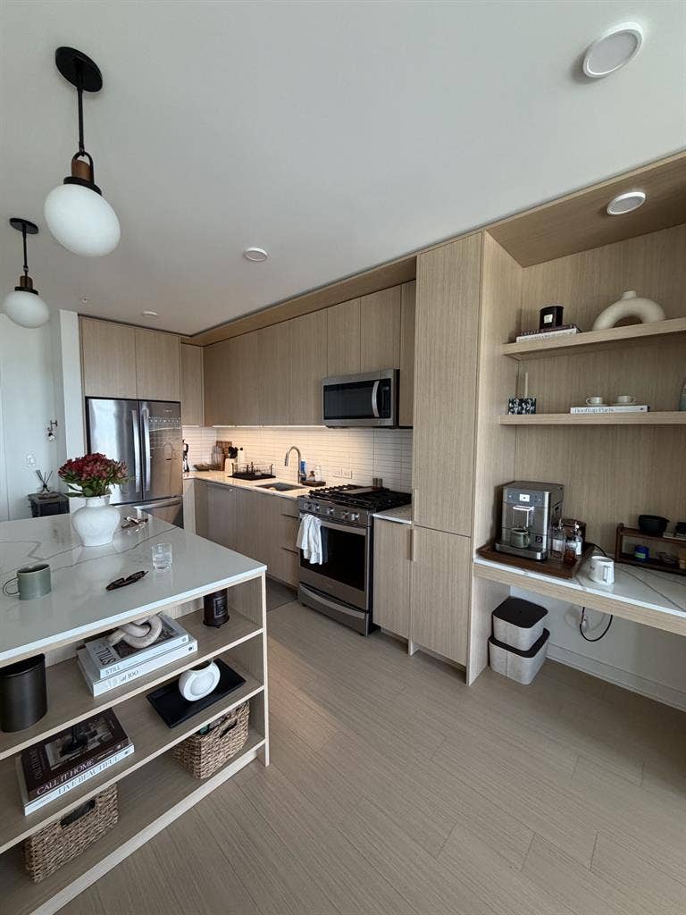 Furnished Luxury 2BR/2BA Sublease