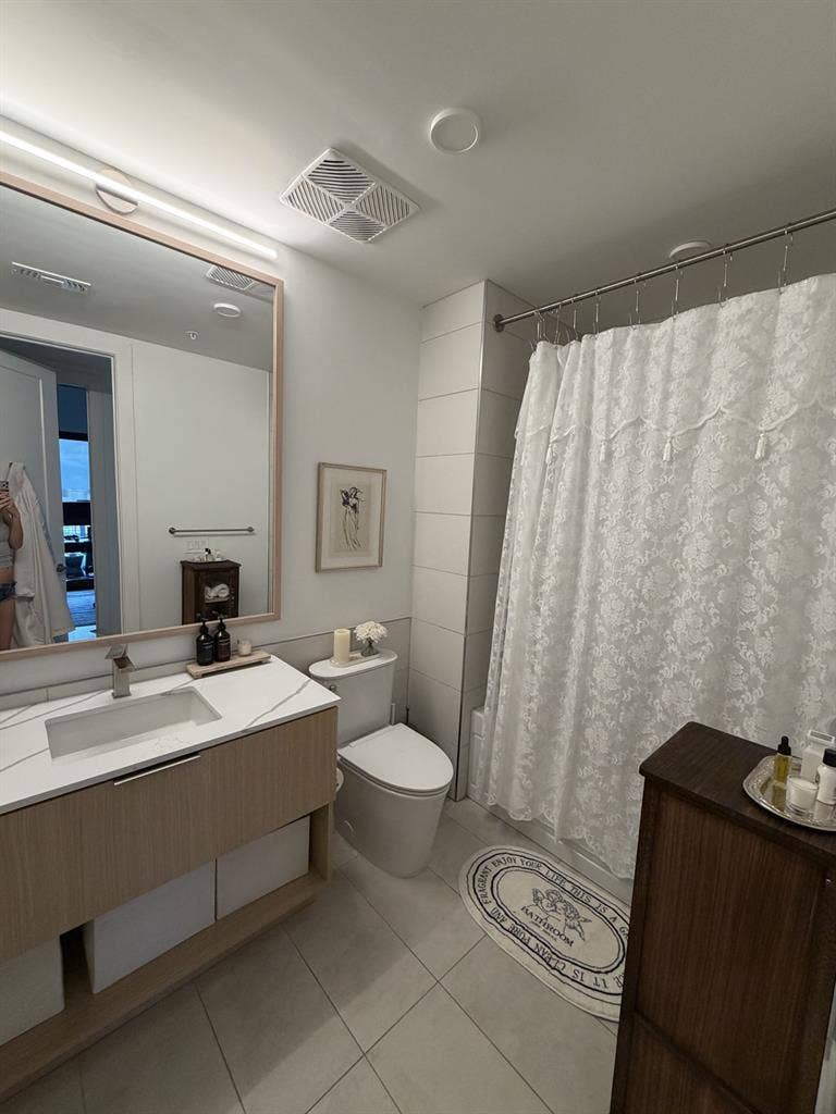 Furnished Luxury 2BR/2BA Sublease