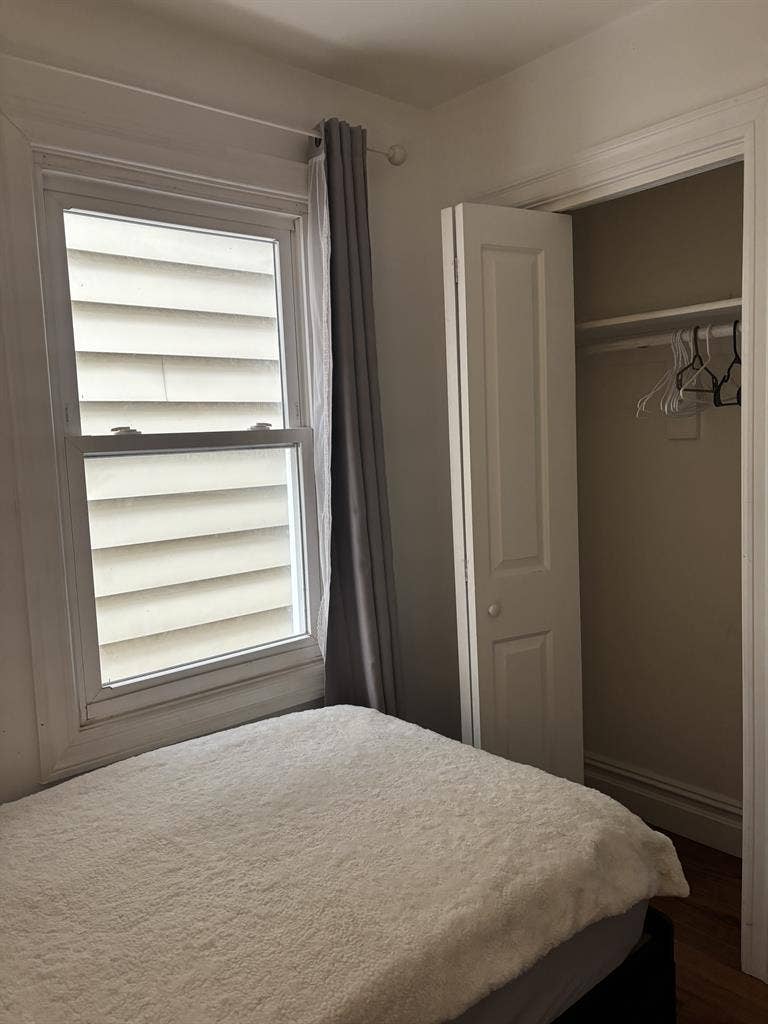 I rent the room in my apartment