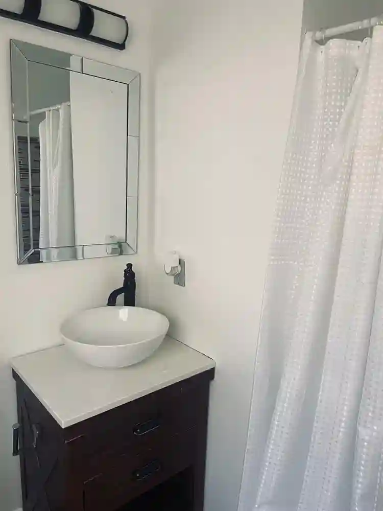 Master bedroom for rent