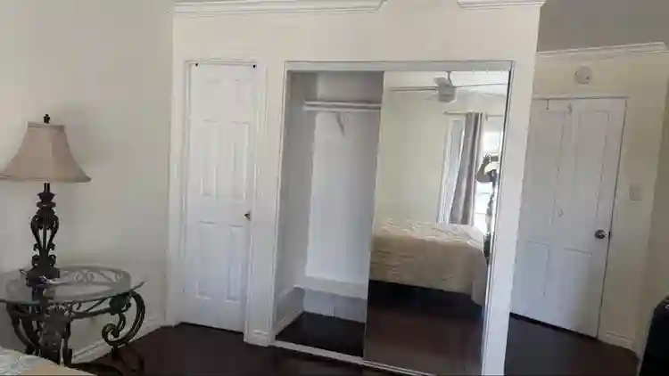 Master bedroom for rent