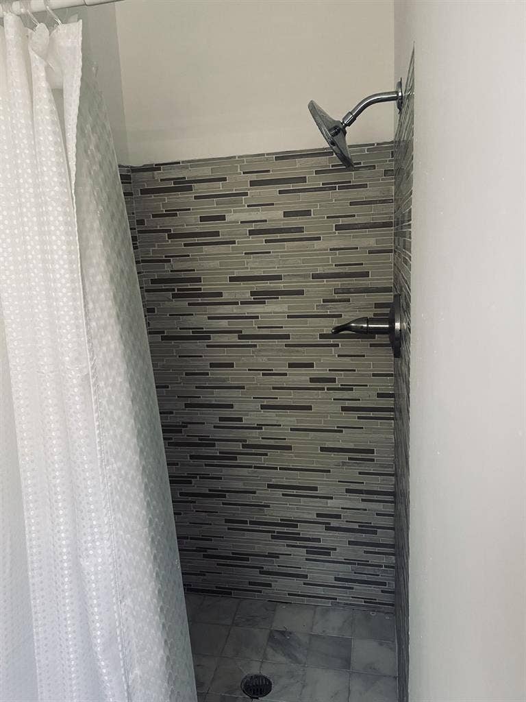 Master bedroom for rent