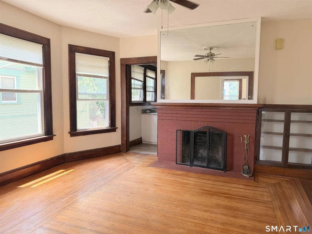 Spacious Private Room for Rent!