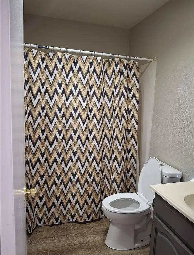 Furnished 1st-Flr Room, Utils Incl