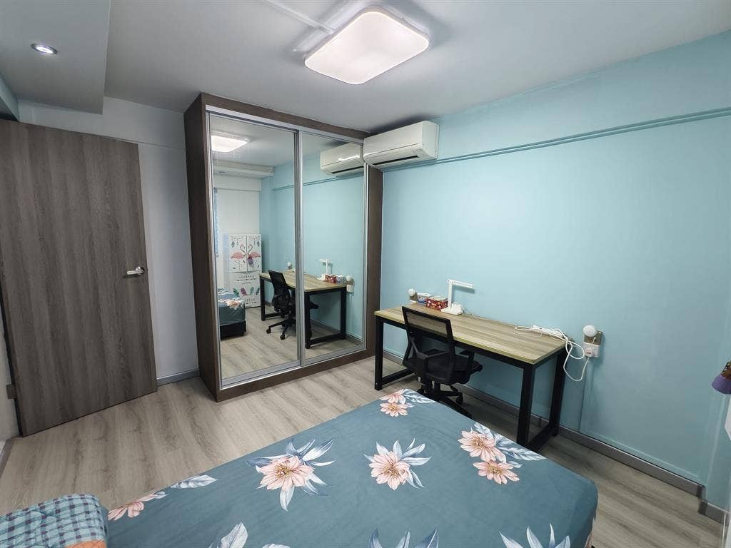 Private room for rent, Female
