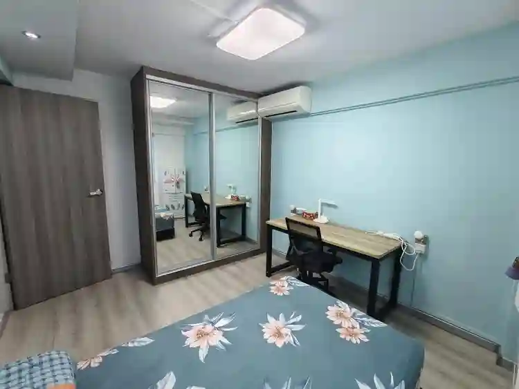 Private room for rent, Female
