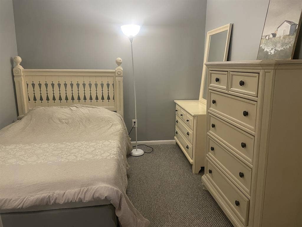 Private Furnished Room