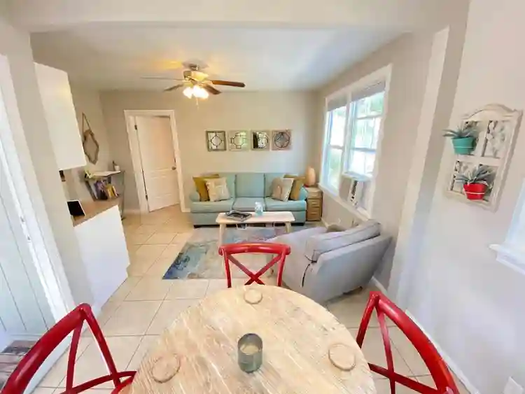Private 1 Bedrooms 1 Bath Available