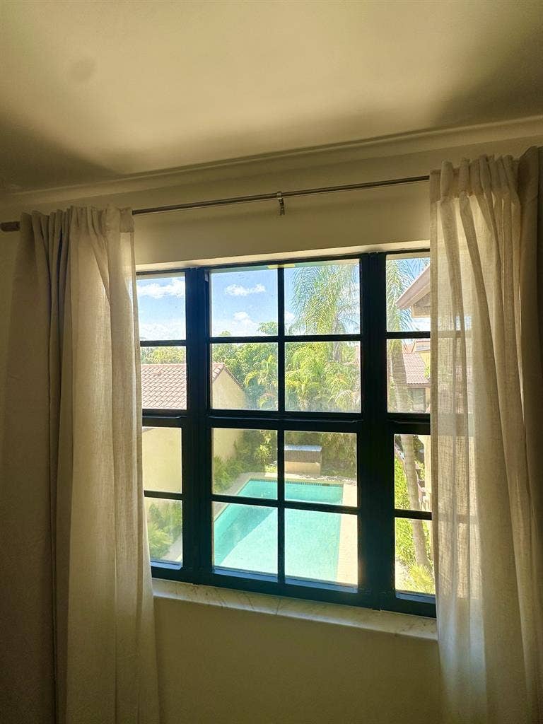 Furnished room for r with bathroom
