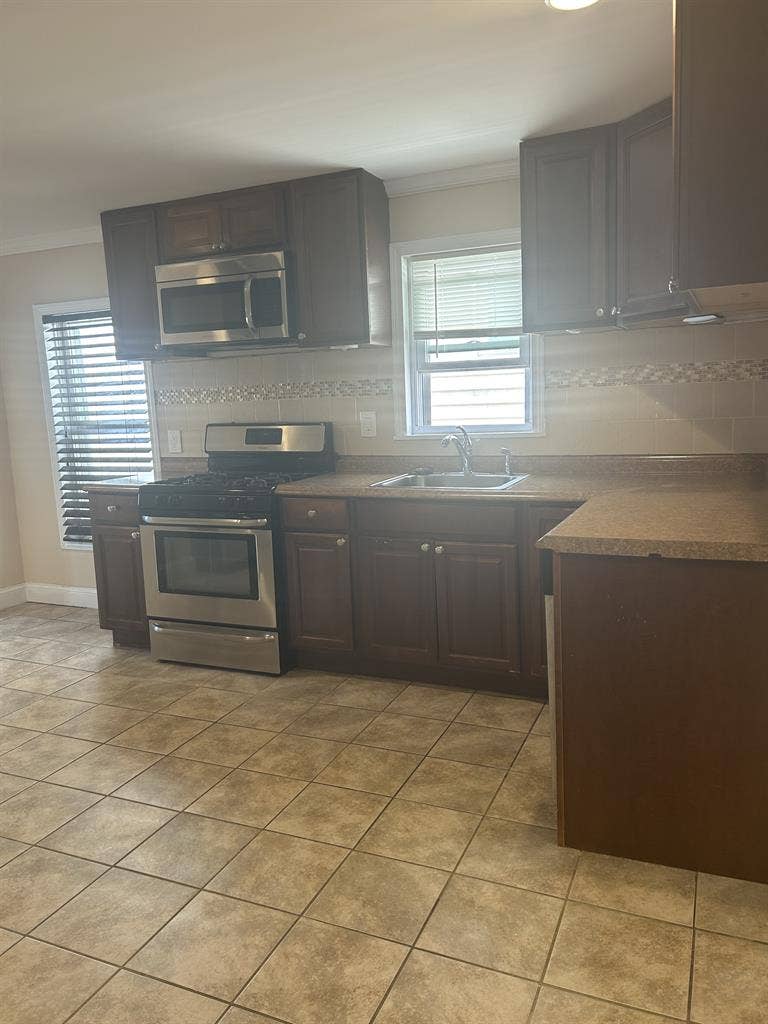 🔥 2BD/1BA AVAILABLE NOW 🔥