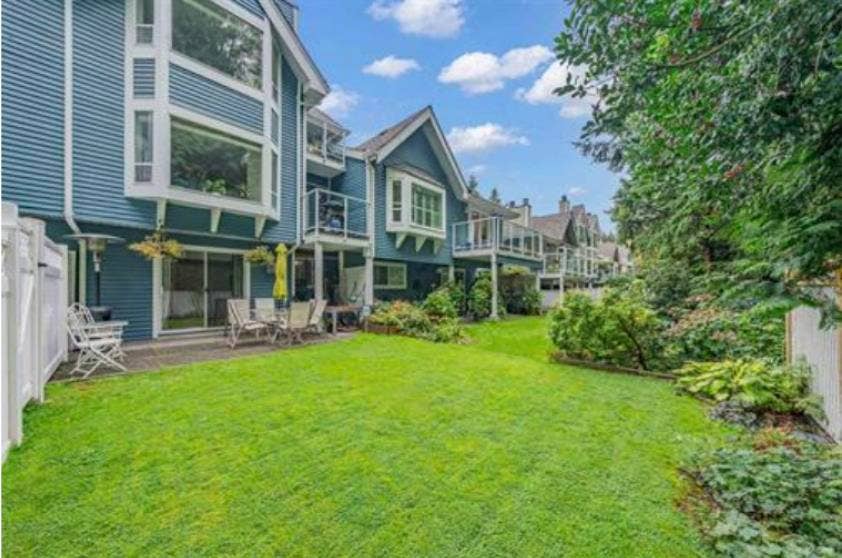 3 bed + den 2 ba entire Townhouse